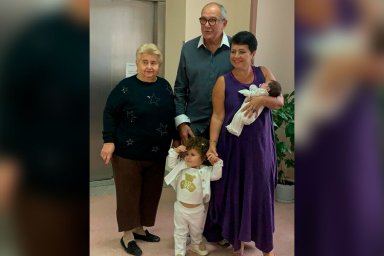 Жена Виторгана опубликовала семейное фото: «Мой выход из роддома»