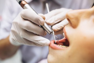 В российском городе планируют разрешить тратить маткапитал на стоматолога и офтальмолога