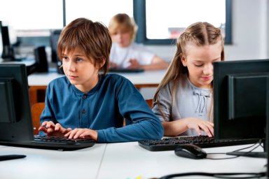 Российские школьники хотят изучать ИИ на уроках информатики