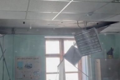 В российской школе во время проветривания класса обвалился потолок