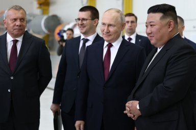 Путин и Ким Чен Ын продолжили переговоры без посторонних