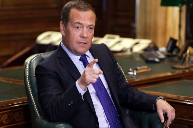 Медведев прокомментировал слова президента Польши о дешевой борьбе