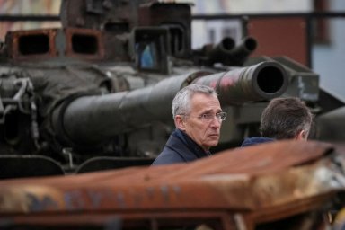 Столтенберг: вопрос поставок Киеву истребителей будет обсуждаться на встрече глав МО НАТО