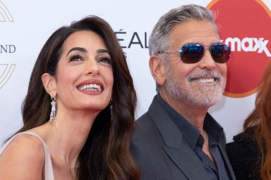 Джордж и Амаль Клуни появились на вручении наград фонда, основанного принцем Уэльским