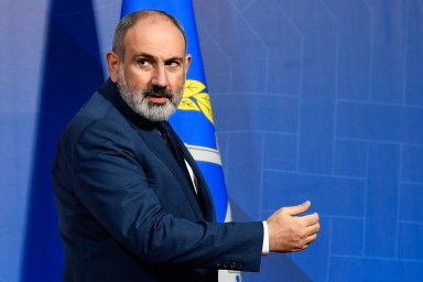Пашинян обвинил Азербайджан в посягательстве на территориальную целостность Армении