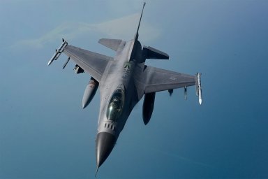 Бывший пилот ВВС США Венейбл заявил, что ПВО России уничтожит F-16 в небе над Украиной