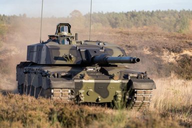 В британском парламенте назвали число оставшихся в Лондона танков