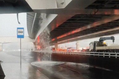 Петербурженка отсудила у паркинга 879 тыс. рублей за затопленный дождем Nissan Qashqai