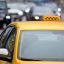 Россиянку возмутил отказ водителя такси везти ребенка без автокресла