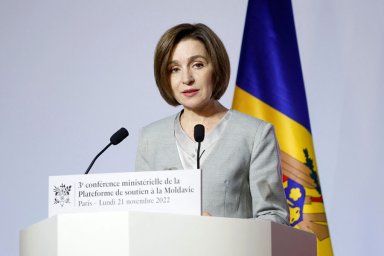 Президент Молдавии Санду обвинила Россию в попытке «свержения» правительства страны весной