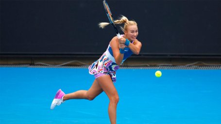 Потапова вышла в четвертьфинал турнира в Лионе