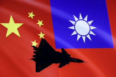 Минобороны Тайваня заметило самолеты ВВС Китая и корабли НОАК у острова