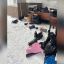 «Выбросили по-свински»: московская школа выкинула на улицу вещи учеников из раздевалки