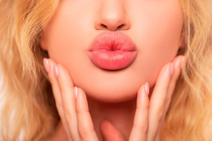 Врач раскрыла секрет, как сделать красивые губы без уколов и пластики