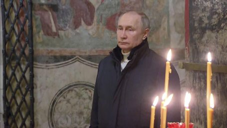 Президент Путин встречает Рождество в Благовещенском соборе Кремля