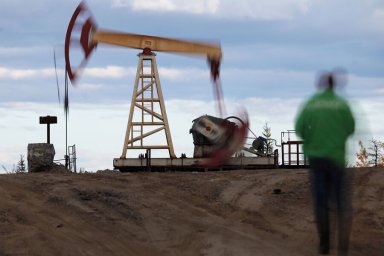 ОПЕК: Россия сократила объемы добычи нефти в марте на 300 тыс. баррелей в сутки
