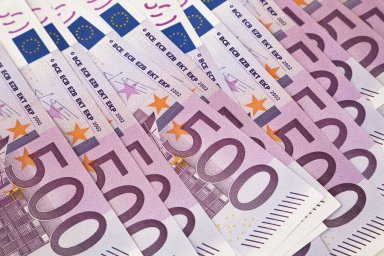 Курс евро превысил 87 рублей впервые с 4 мая