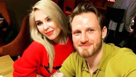 Хоккеист Телегин снова проиграл суд певице Пелагее