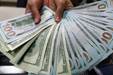 Финансист Голубовский перечислил россиянам риски хранения наличных долларов