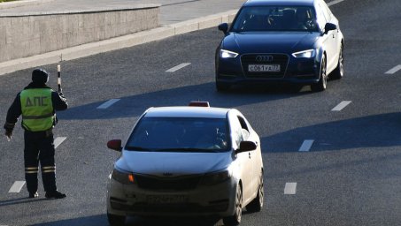 Водителей на выезде из Симферополя предупреждают, что Крымский мост закрыт