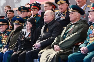 Песков рассказал о графике Путина и приехавших в Москву лидеров стран СНГ на 9 мая