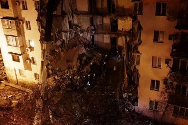Шесть человек обратились за медпомощью после обрушения дома в Астрахани