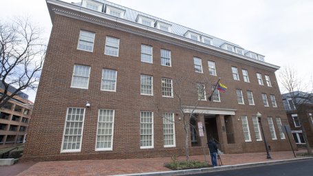 Посольство Венесуэлы в США официально прекратило свою работу