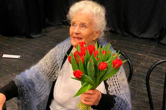 Ксения Алферова показала свою 102-летнюю бабушку-ветерана