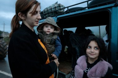 Власти Армении обновили число вынужденных переселенцев из Нагорного Карабаха