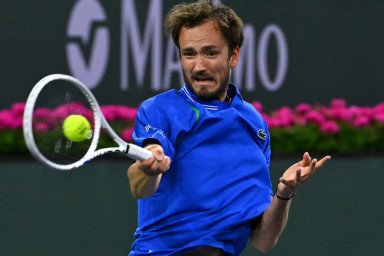Теннисист Медведев вышел в полуфинал турнира в Индиан-Уэллсе
