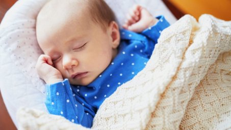 Российские ученые научились находить нарушения в работе мозга новорожденных, изучая их сон