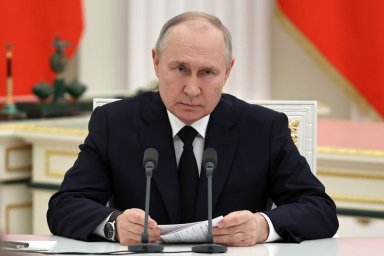 Путин проведет совещание по Крымскому мосту