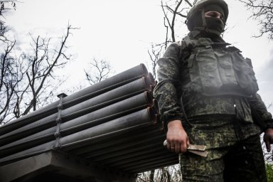 В Госдуму внесен проект о приоритете участников СВО при поступлении на госпредприятия