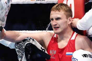Российский боксер Шумков вышел в 1/8 финала чемпионата мира