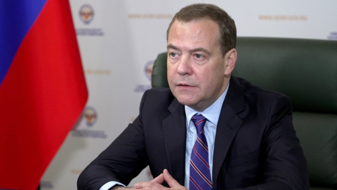 Медведев выдвинул 5 "субботних тезисов"