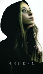 Сломанная (2022)