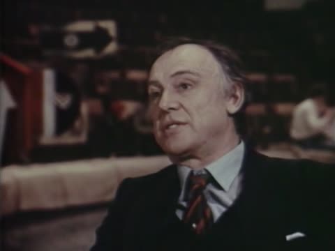 Двое под одним зонтом [1983, мелодрама, комедия, мюзикл]